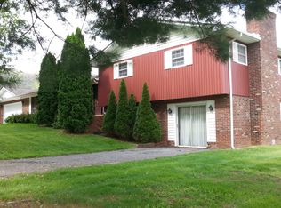 129 Pops Rd, Jacksboro, TN 37757