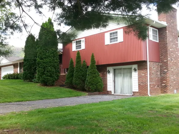 129 Pops Rd, Jacksboro, TN 37757
