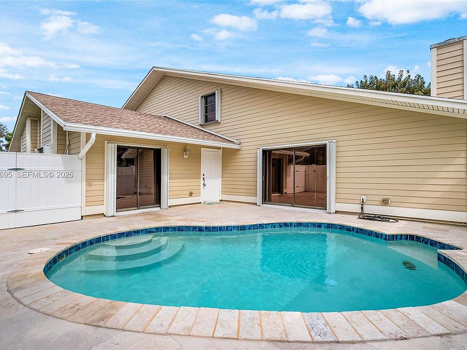 1st image of 804 Summer Winds Ln