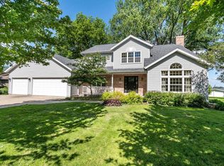 204 Starkweather Dr, Beaver Dam, WI 53916