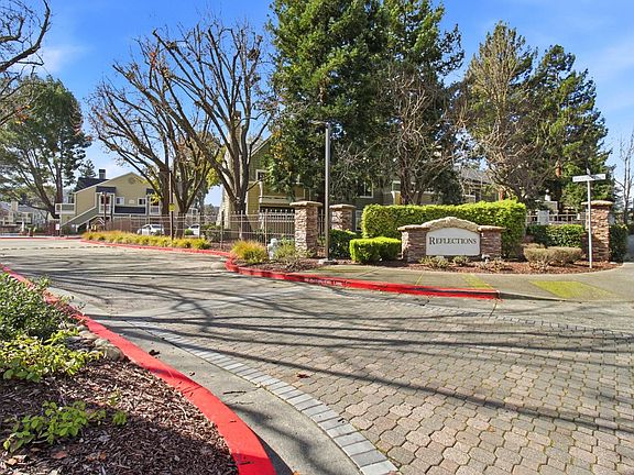 5th image of 160 Reflections Dr APT 23