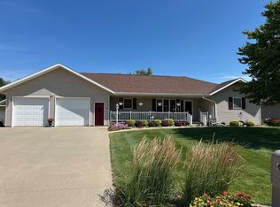 602 E 3rd St, Sanborn, IA 51248
