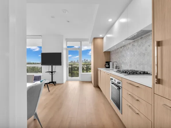 2425 Alpha Ave #1803, Burnaby, BC V5C 0N6