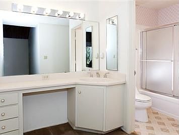 5th image of 139 S Lake Merced Hls APT 4B