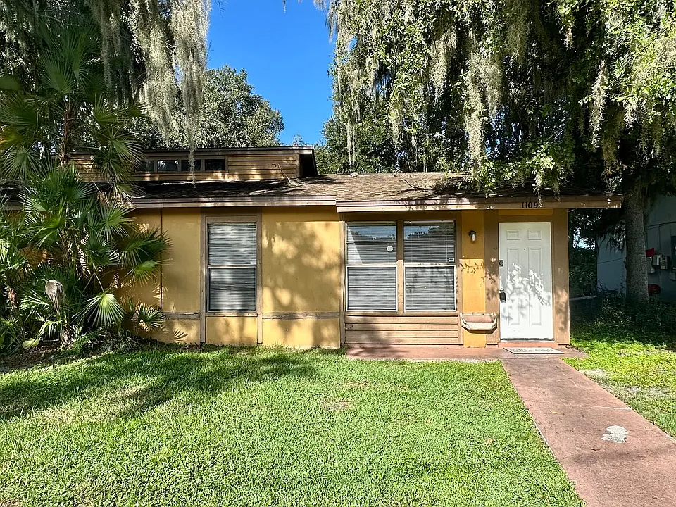 1109-1111 Old South Dr