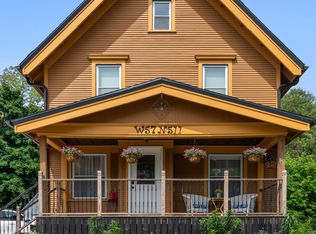 W57N511 Hilbert Ave, Cedarburg, WI 53012