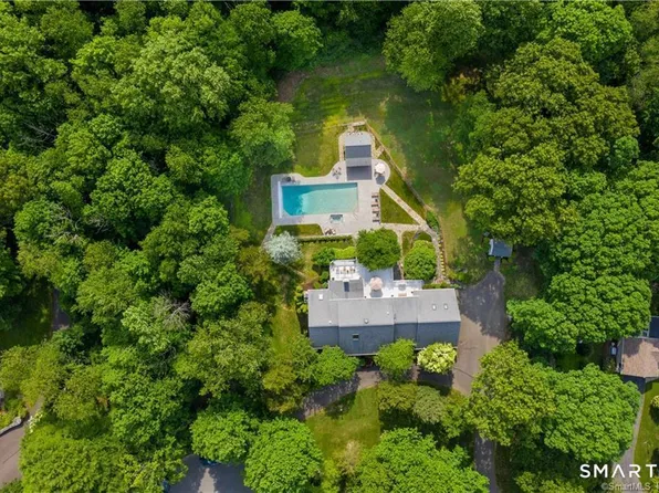 14 Cleft Rock Road, Woodbridge, CT 06525