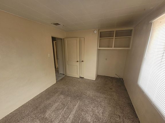 5th image of 116 E Blacklidge Dr