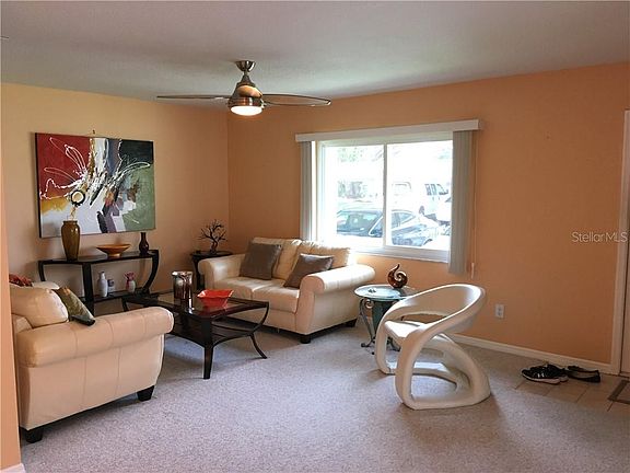 2nd image of 402 Gloucester Blvd