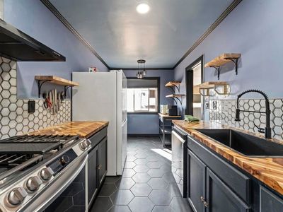 943 N Midway Dr, Escondido, CA, 92027