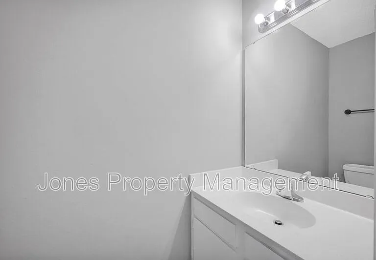 500 Jackson Park Rd #12 — Photo 22