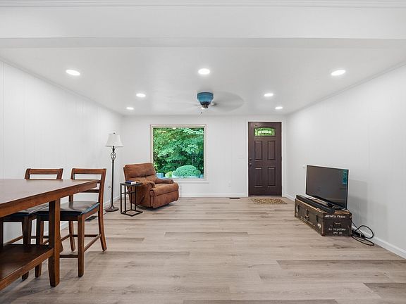 3rd image of 3767 Bonbrook Mill Rd