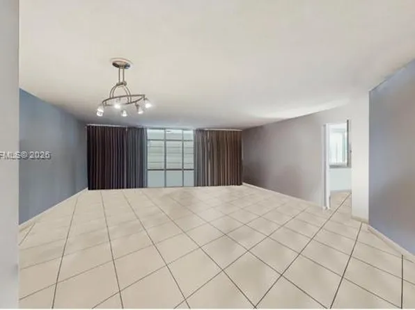 1401 NE 191st St #D117, Miami, FL 33179