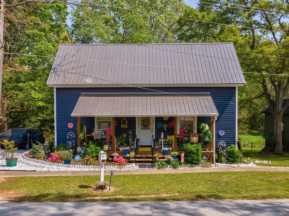 305 Jackson St S, Hartwell, GA 30643