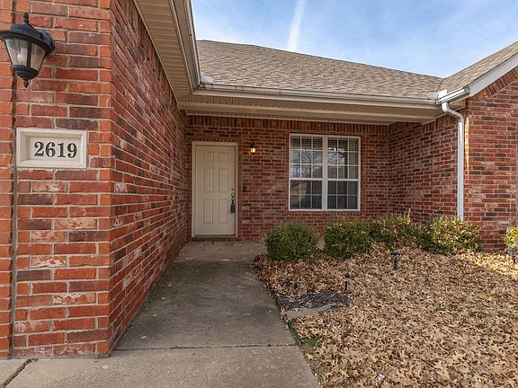 2nd image of 2619 N Shadow Crest Dr