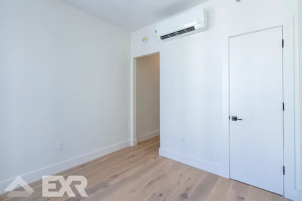 Rented by EXR | media 12