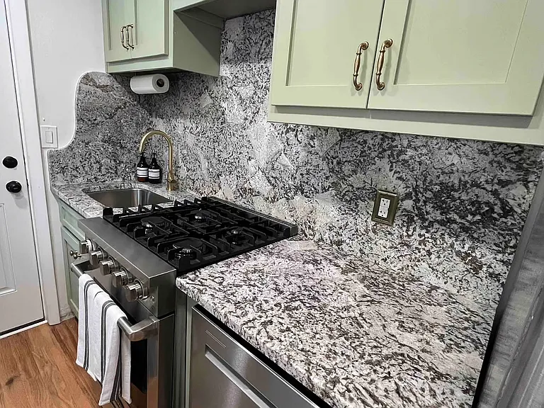 1130 Wade St NE #A — Photo 15