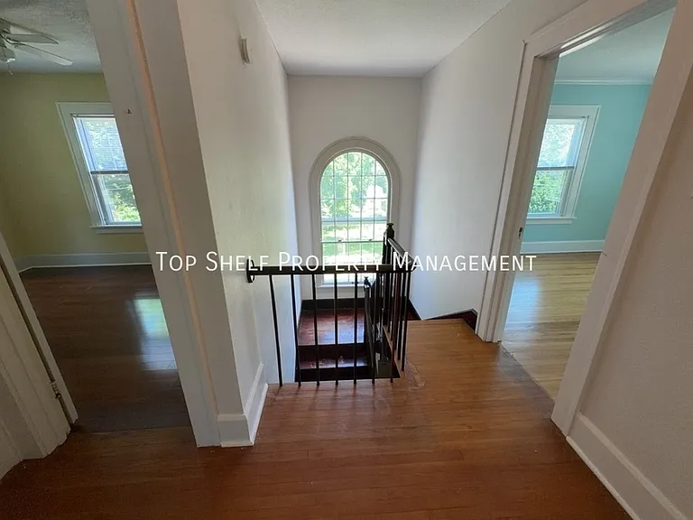 707 35th St — Photo 11