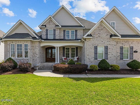 3rd image of 209 Blackwater Dr
