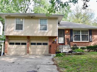 8325 Belleview Ave, Kansas City, MO 64114