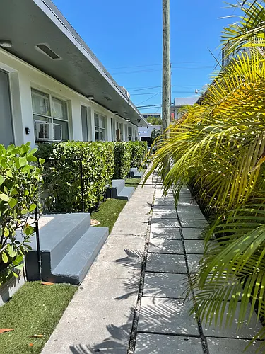 149 NW 29th St #11 Photo 1
