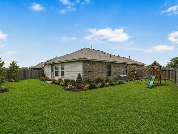 2nd image of 8611 Conquest Cir