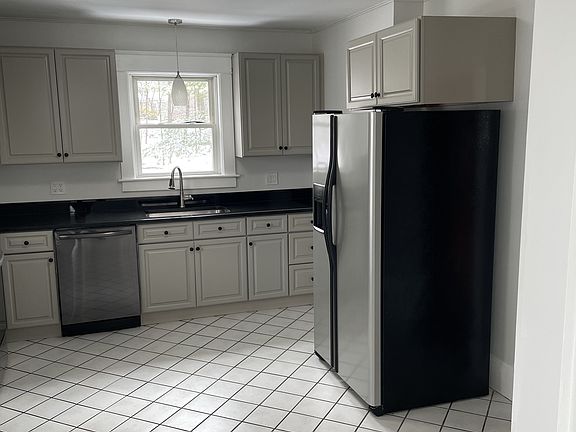 5th image of 59 Riddell St #2