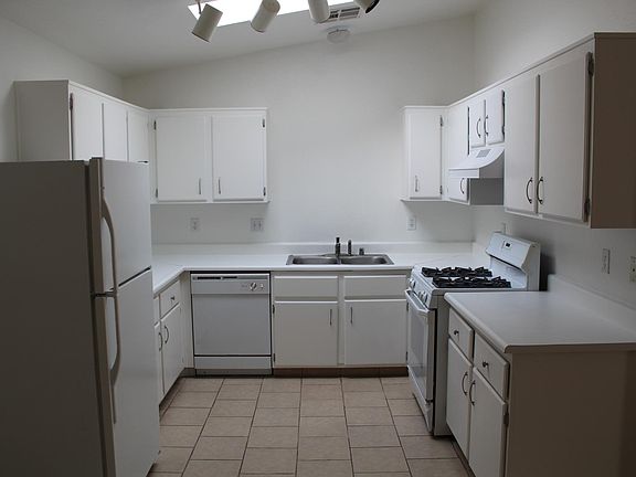 4th image of 2116 Peach Hill Ave