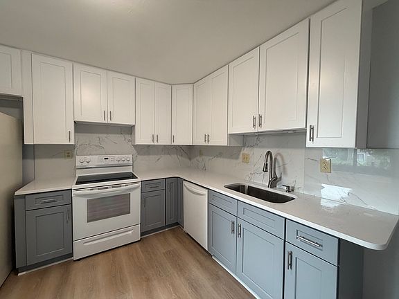 4th image of 20 Citadel Cir