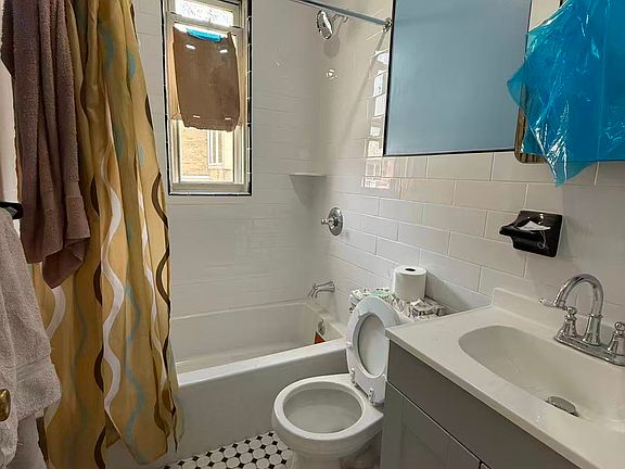 3rd image of 122 Bay 43rd St #2R