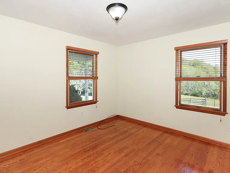5150 Blacksburg Rd — Photo 20