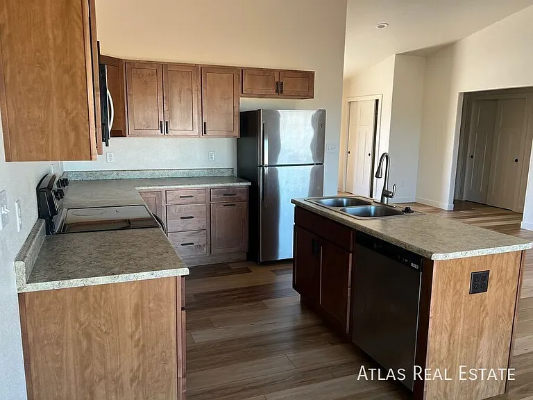 829 S Laurue Dr — Photo 4