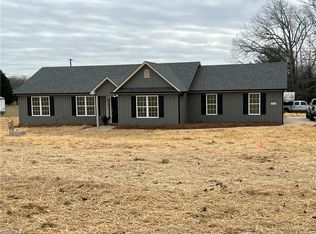 526 Spainhour Rd, King, NC 27021