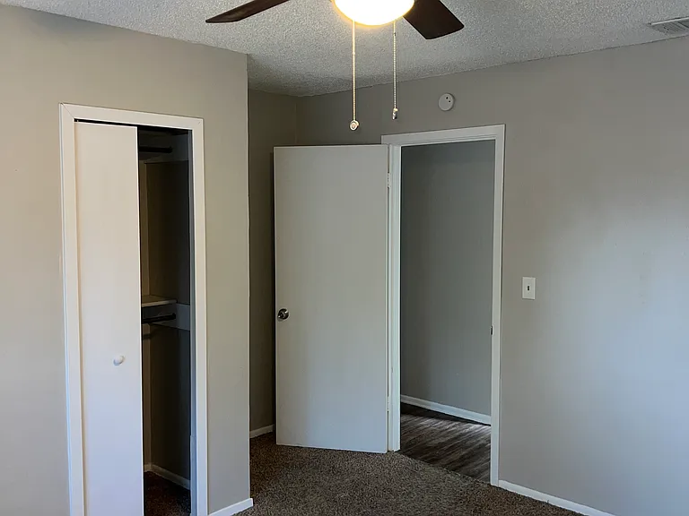 7006 Glen Grv — Photo 11
