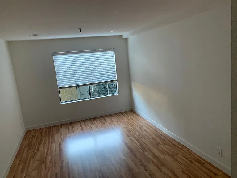 1830 Lakeshore Ave #103 — Photo 18