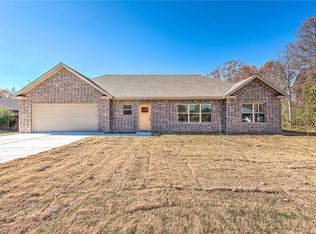 43 Perth Dr, Bella Vista, AR 72715