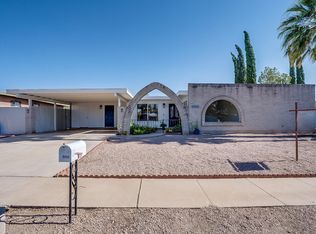 9450 E Lurlene Dr, Tucson, AZ 85730