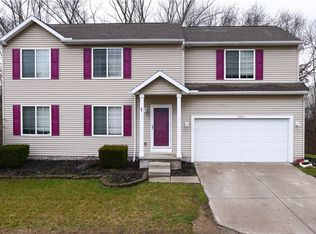 3247 Foxford Ct, Akron, OH 44312
