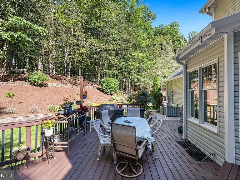 6601 Colchester Rd — Photo 35