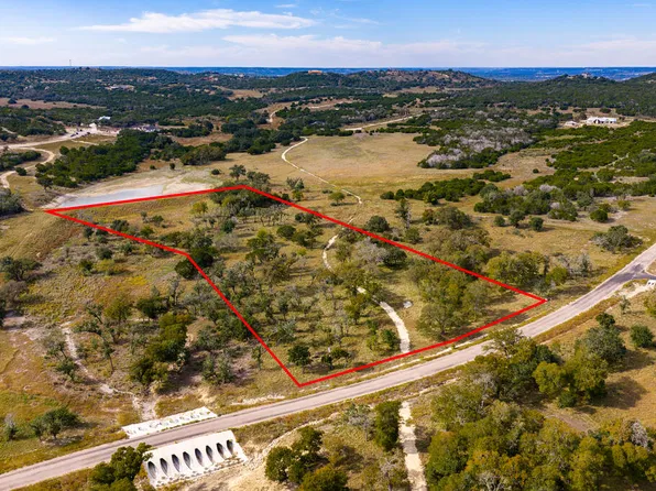 54 Cool Creek Rd, Center Pt, TX 78010