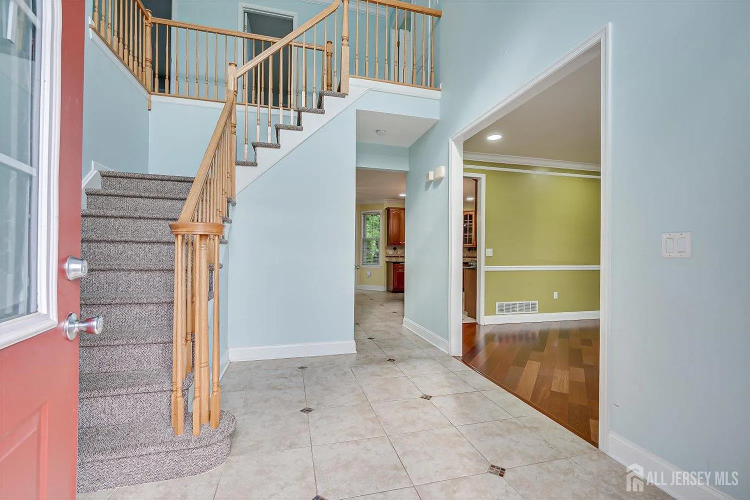 5 bed, 4.0 bath, 2946 sqft, $5,200 — Photo 4