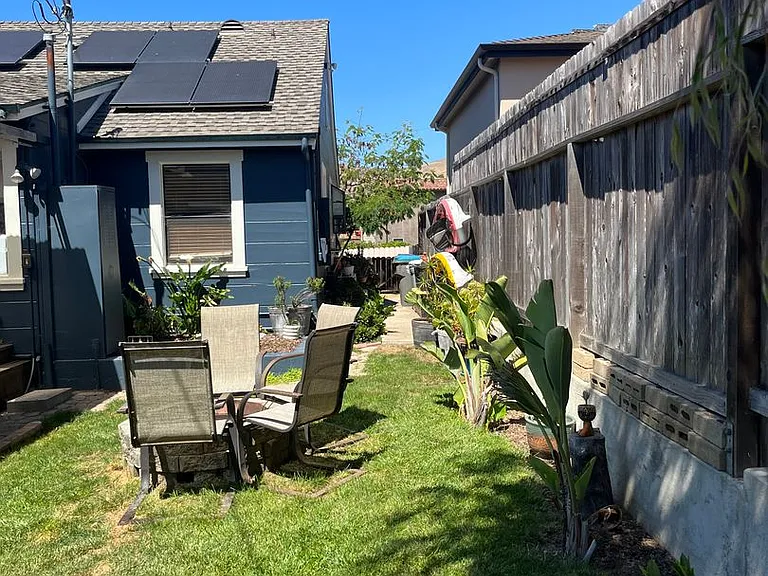 186 E St — Photo 15