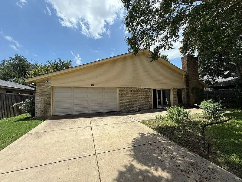 4 bed, 2.0 bath, 1938 sqft, $2,500 — Photo 1
