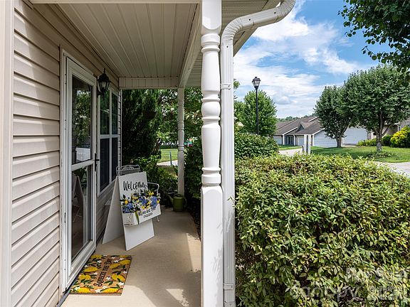 3rd image of 93 Sunny Meadows Blvd