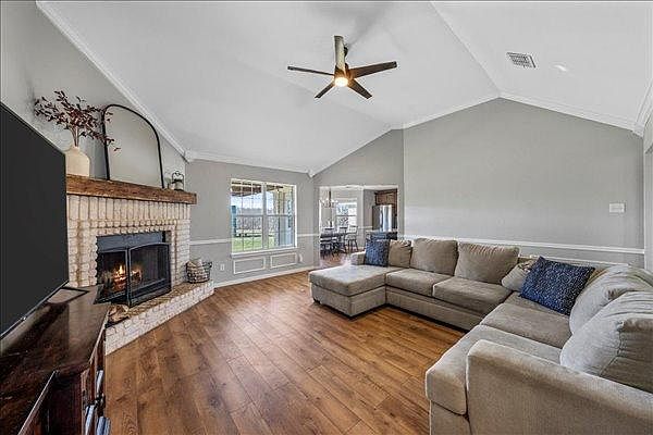 1st image of 977 Lakeland Park Cir