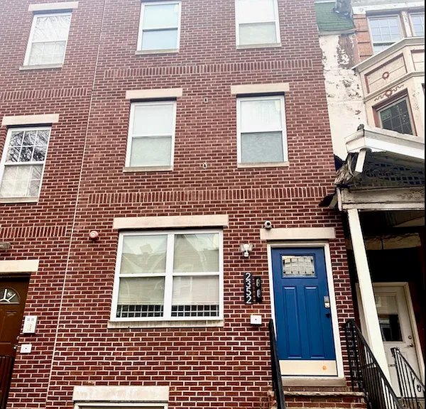 2352 N Park Ave — Photo 4