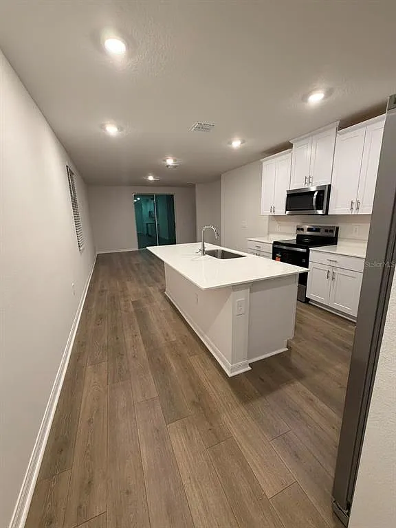 3 bed, 2.0 bath, 1269 sqft, $2,150 — Photo 3