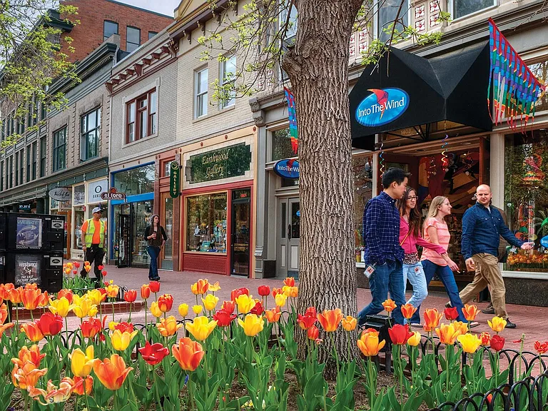 Multiple shopping and dining options at near-by Pearl Street