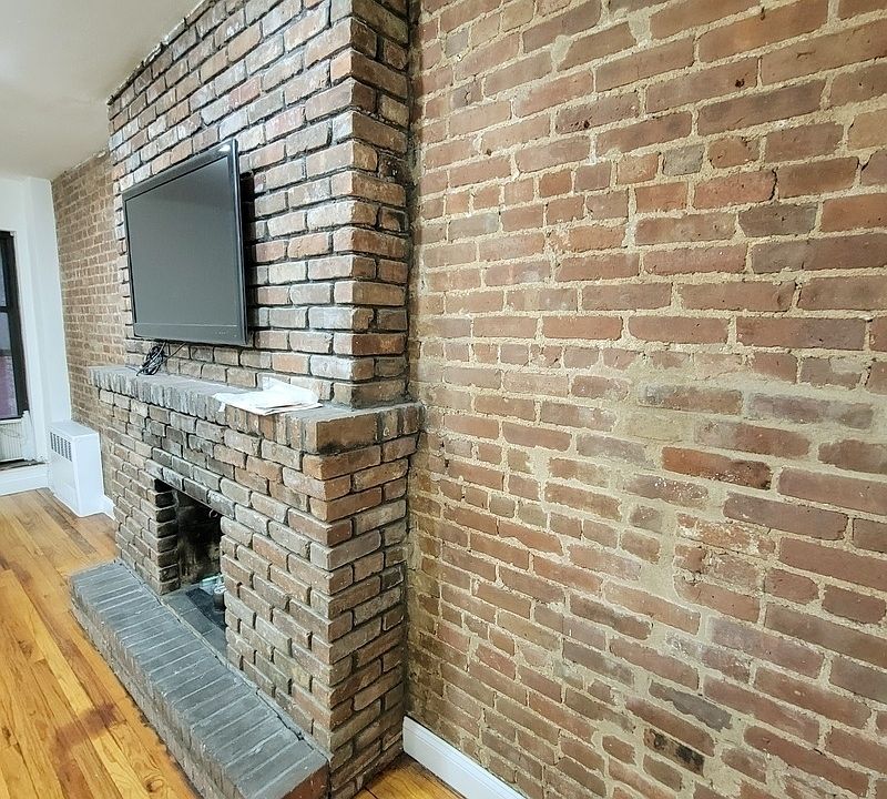 1st image of 132 W 72nd St #1B