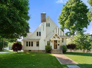 39 Ingraham Rd, Wellesley, MA 02482